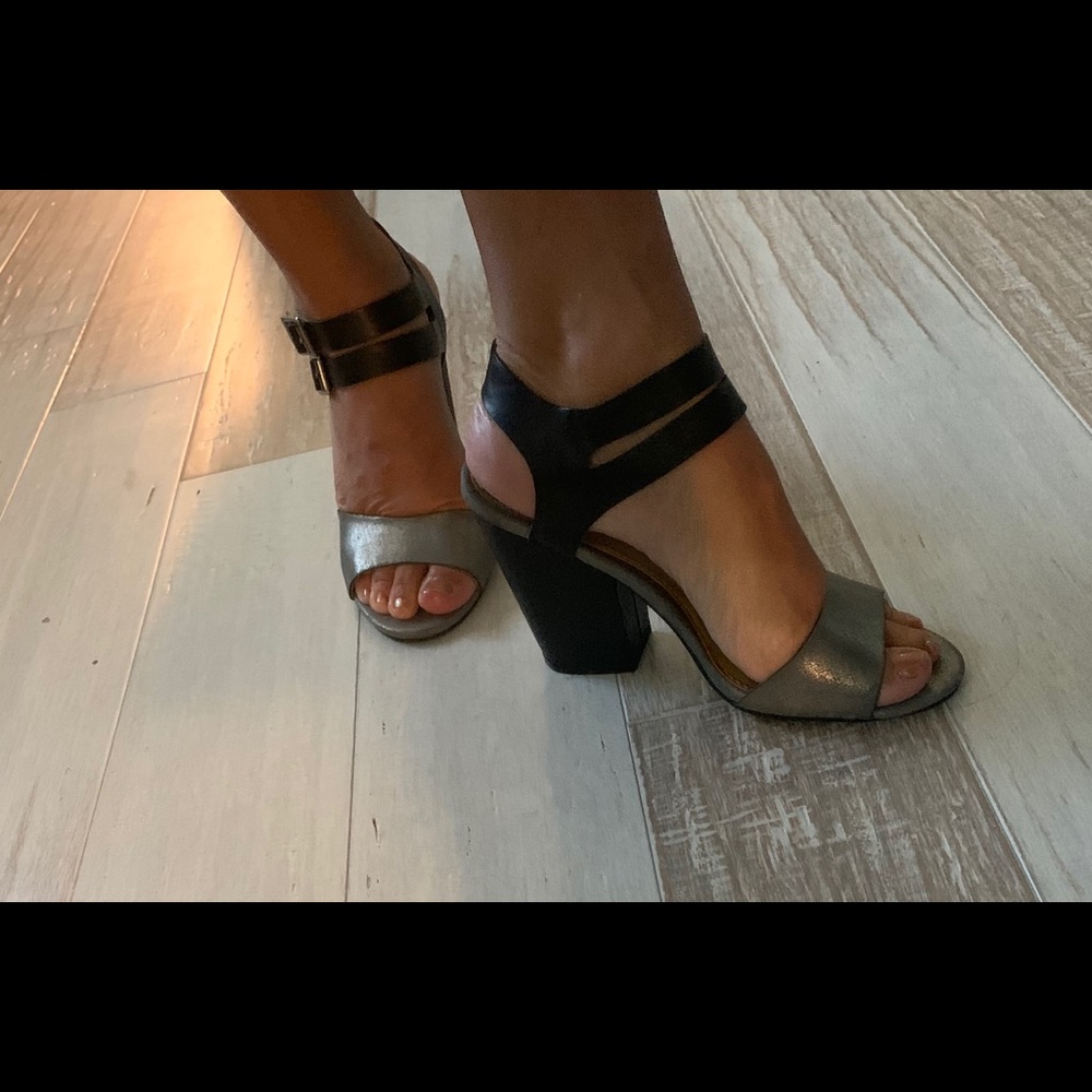 Shoes - Picture 2 of 6